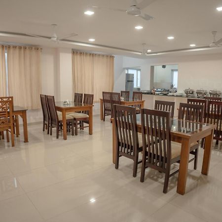 Daffodils Luxury Airport Suites Kochi Exterior photo