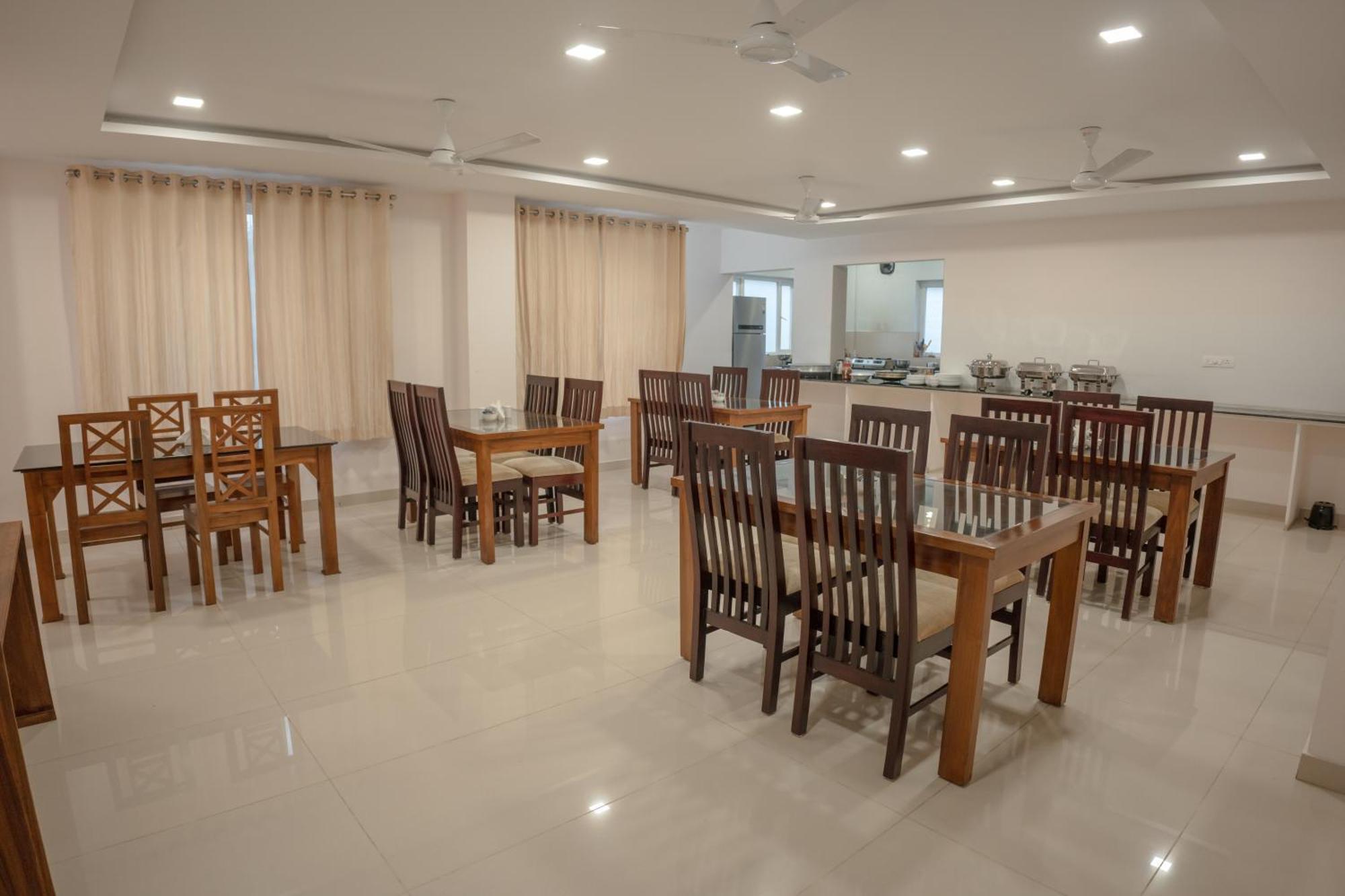 Daffodils Luxury Airport Suites Kochi Exterior photo